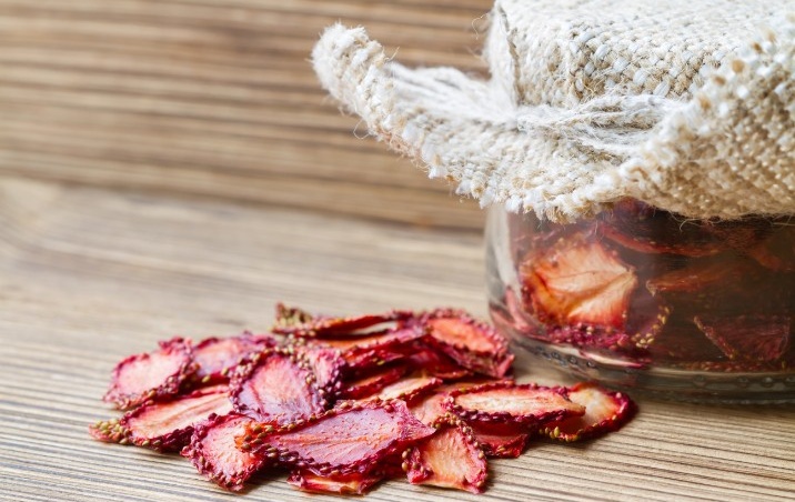 How to Use Freeze-Dried Strawberries: Creative Ideas and Tips