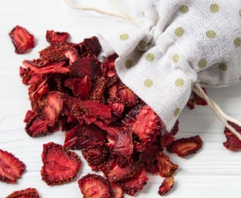 Are Freeze-Dried Strawberries Healthy?