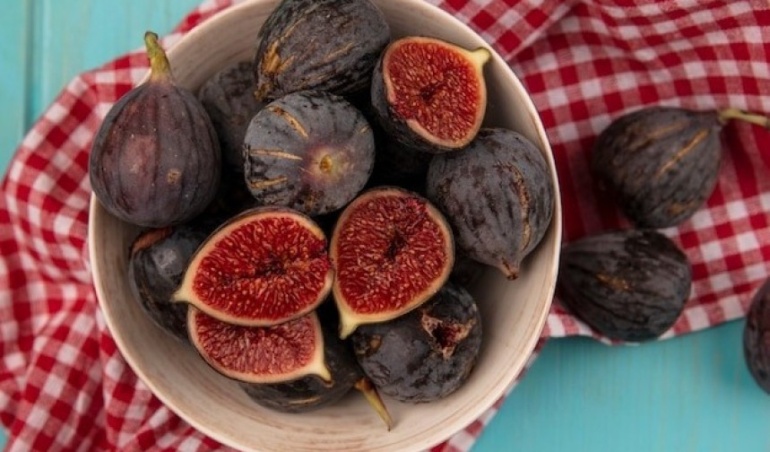 Dried Fig Fruit vs. Fresh Figs: Which is Better?