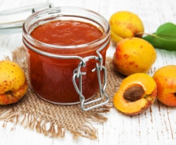 Apricot Jam from Dried Fruit: How to Make