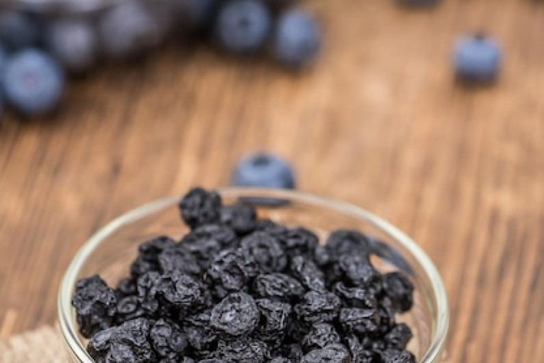 How to Make Freeze-Dried Blueberry Powder