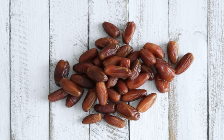Can Diabetics Eat Dried Dates? Health Benefits and Risks