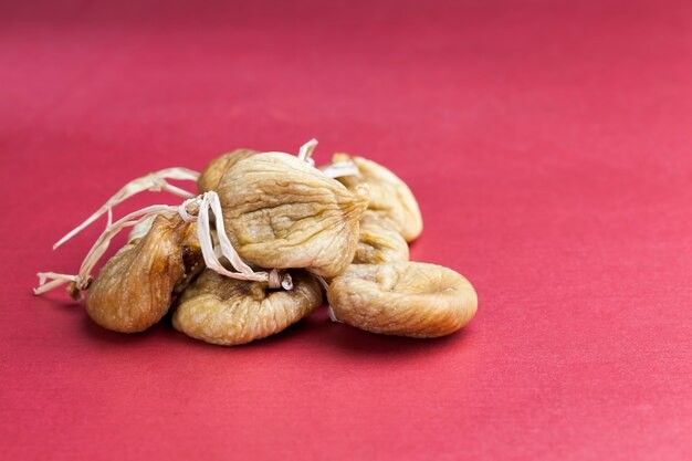 Dried Fig Fruit for Skin Health: How to Achieve  Glow