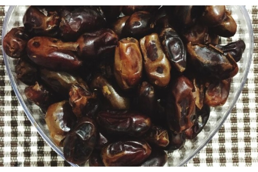 What Are Dates Before They Are Dried? A Simple Guide