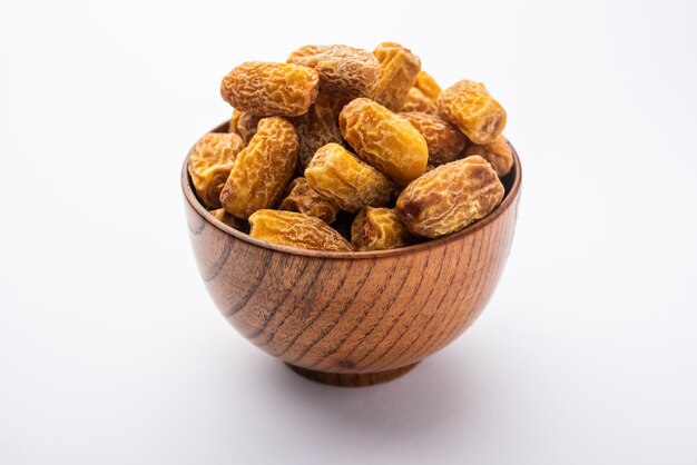 Can Diabetics Eat Dried Dates? Health Benefits and Risks