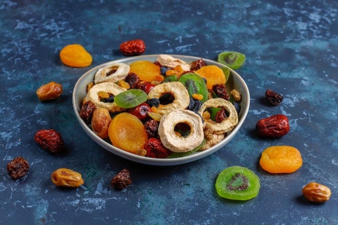 How Many Calories in a Half Cup of Dried Fruit?