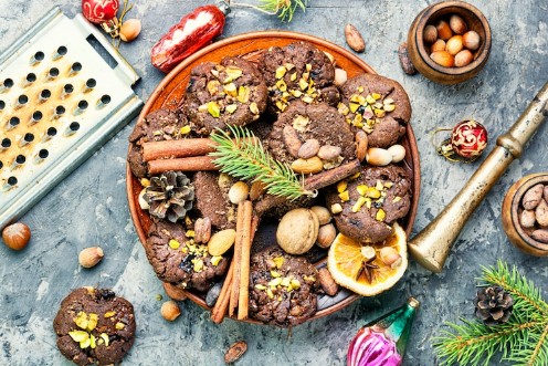 What Dried Fruit Goes Well with Garlic and Lamb?
